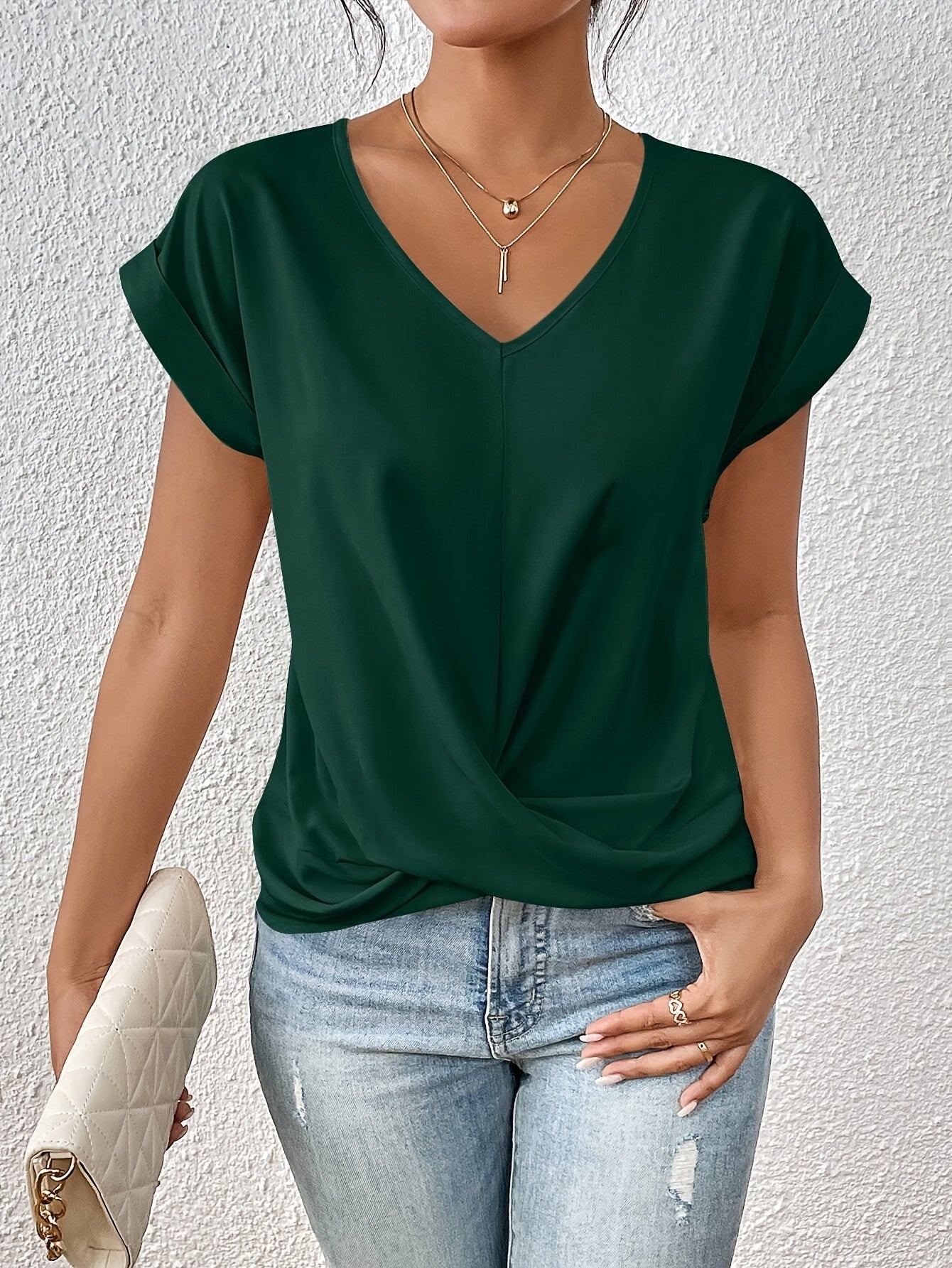 Casual T-shirt with sweetheart neckline